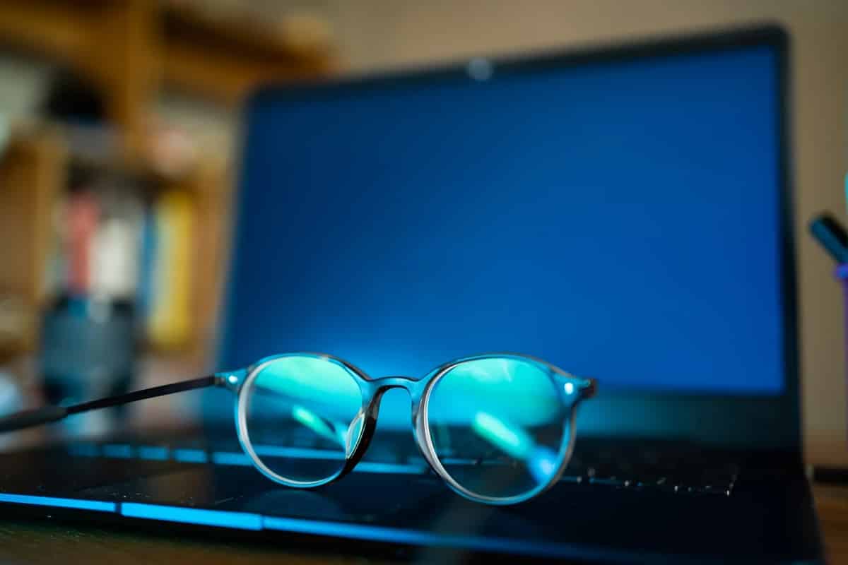 Blue Light Filter Glasses Are they Really Useful or is it Just a Fad?
