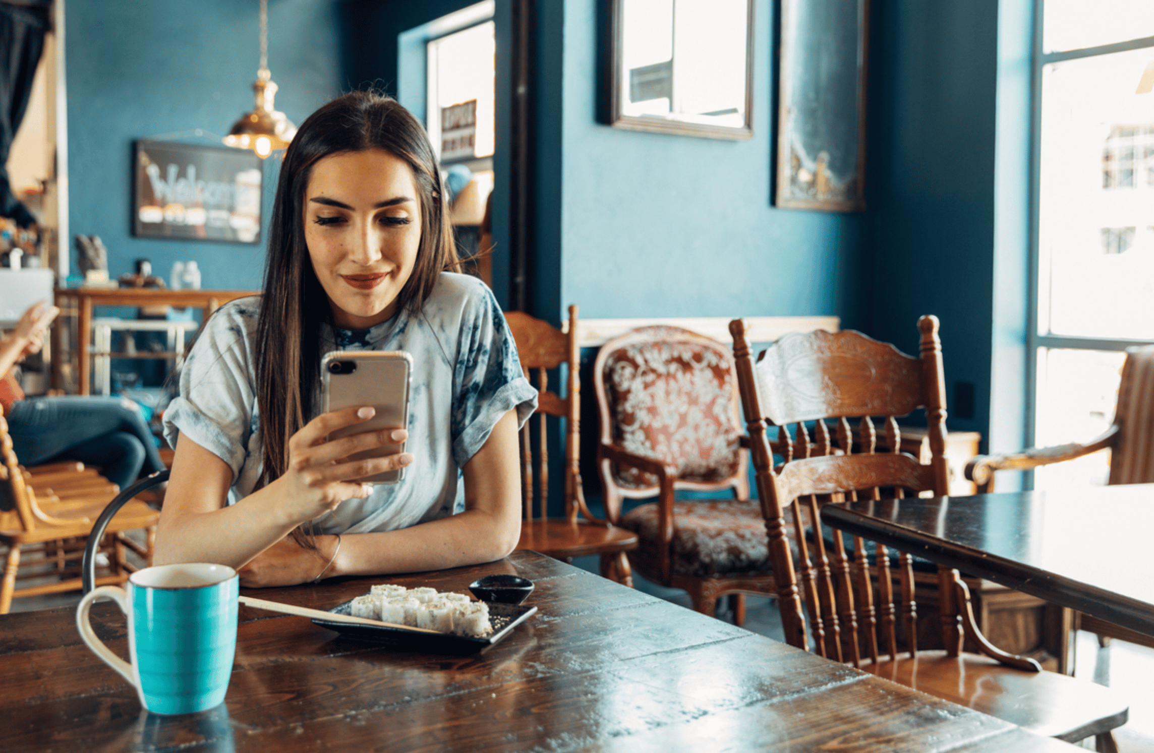 Keep Patrons Happy & Connected With Phone Charging Stations For Restaurants