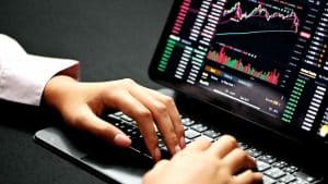 Exploring the Benefits of Advanced Binary Options Trading Techniques