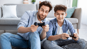 The Social Spectrum of Online Gaming From Solitude to Socialization