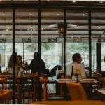 Modern restaurant phone system utilizing AI technology for efficient call management