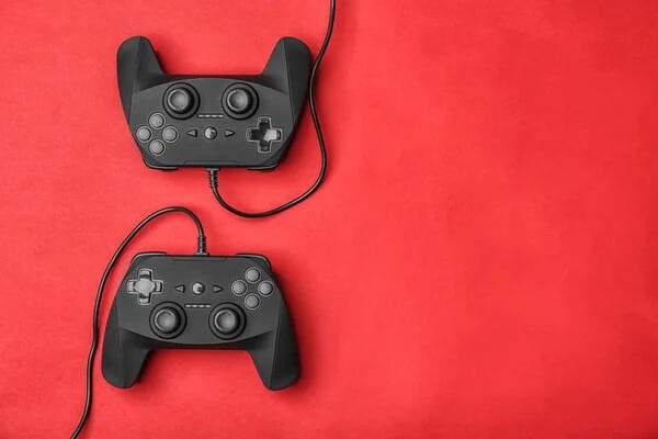 Image 1 of Online Gaming Through the Eyes of a First-Time Observer